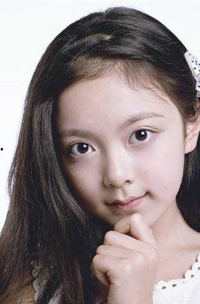 安伊茜个人资料,才华横溢的年轻艺术家，用镜头讲述生活故事